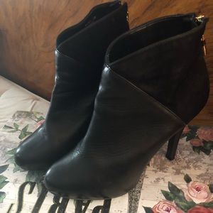 Me Too Lexington Bootie 7.5